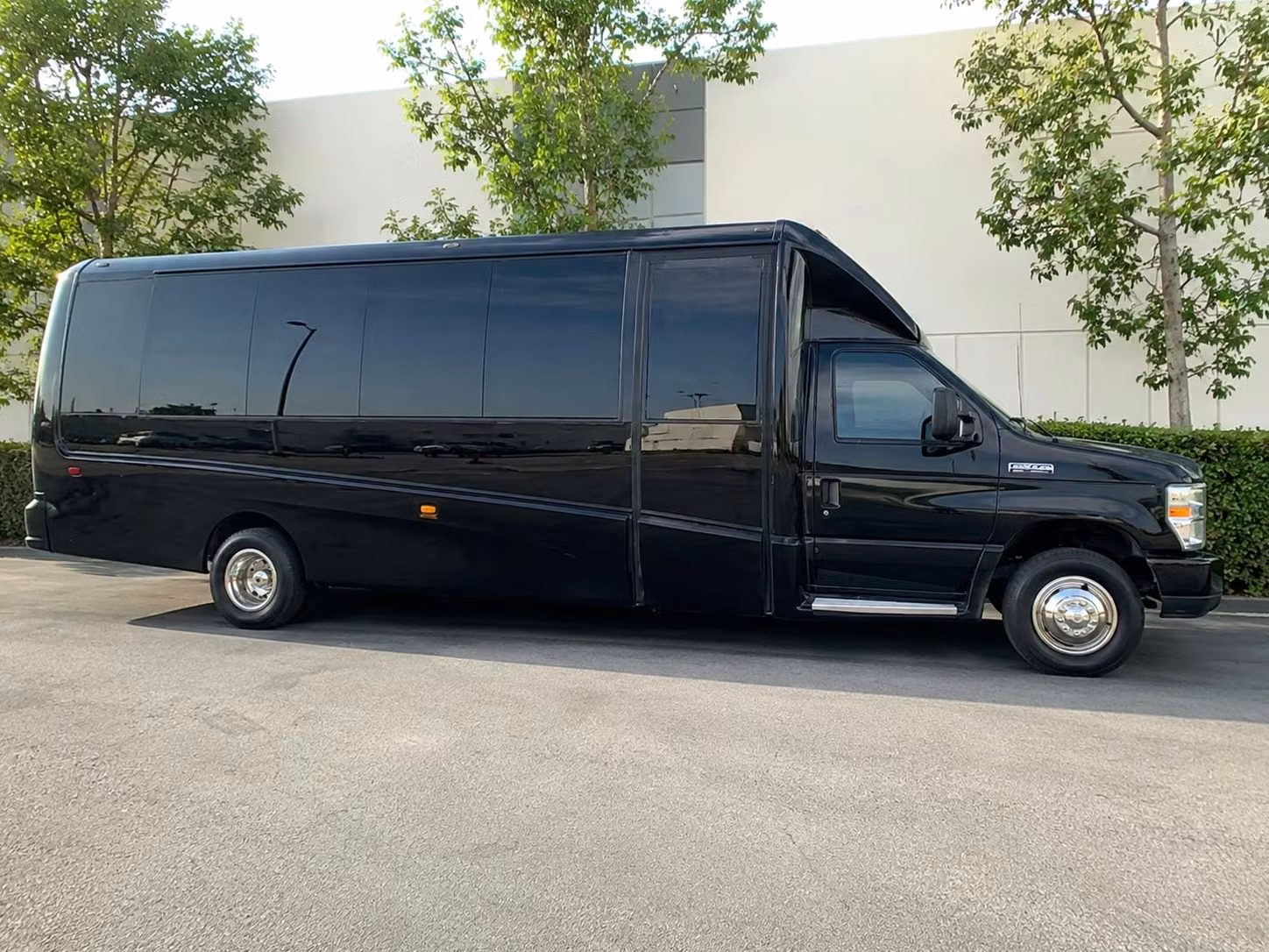 15 passenger minibus